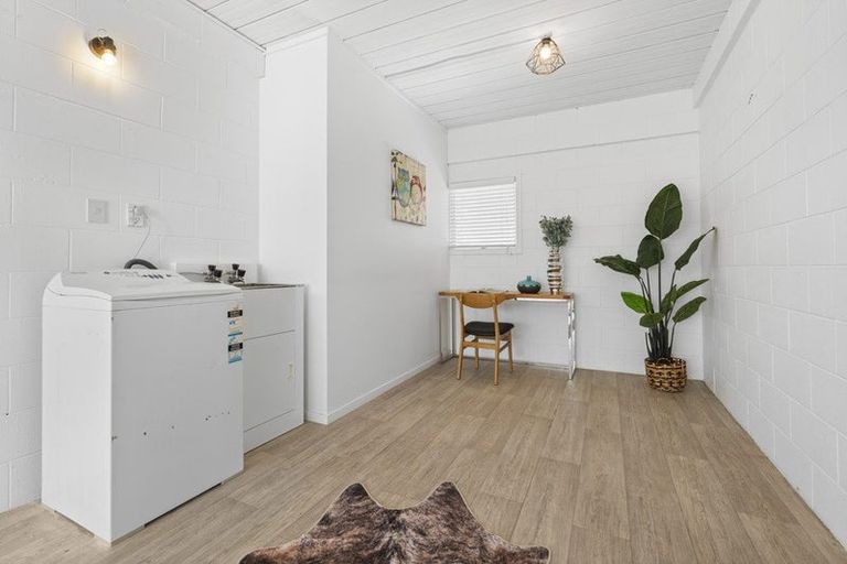 Photo of property in 1/83 Centreway Road, Orewa, 0931