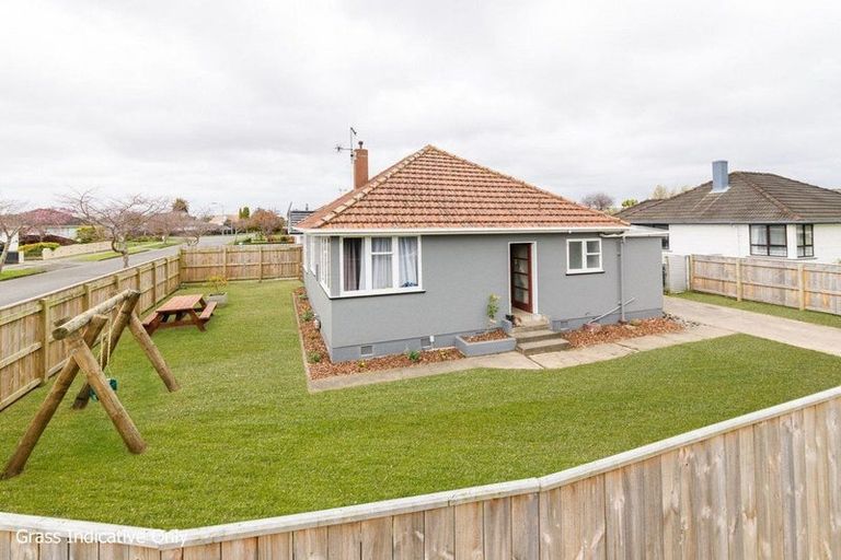 Photo of property in 35 Cardiff Street, Awapuni, Palmerston North, 4412