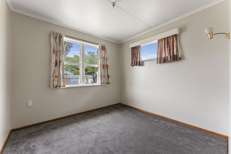 Photo of property in 20 Mckenzie Street, Levin, 5510