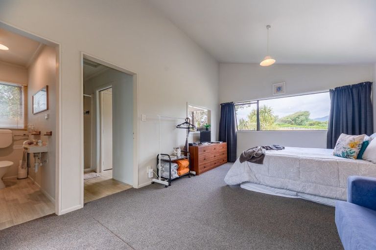 Photo of property in 49 Paetawa Road, Peka Peka, Waikanae, 5391