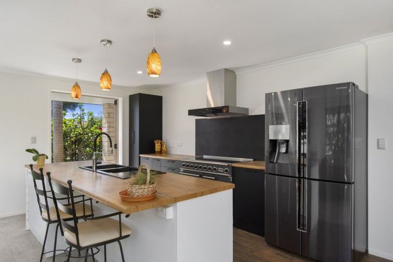 Photo of property in 94 Doncaster Drive, Papamoa Beach, Papamoa, 3118