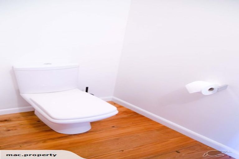 Photo of property in 913 Colombo Street, Christchurch Central, Christchurch, 8013