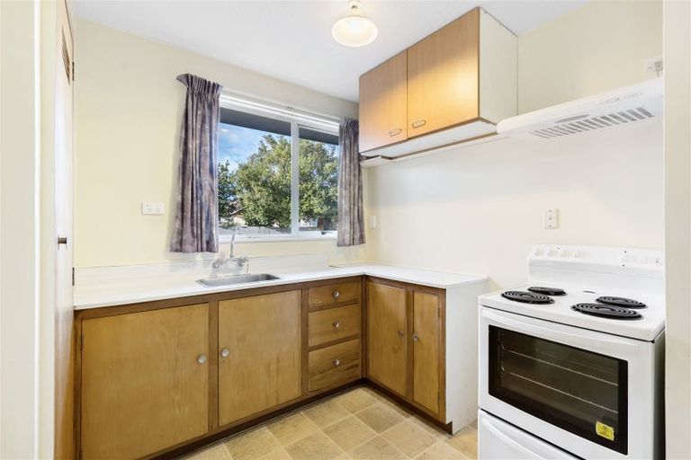 Photo of property in 47 Oakley Crescent, Hornby, Christchurch, 8042