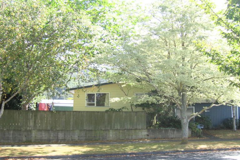 Photo of property in 15 Montana Road, Totara Park, Upper Hutt, 5018