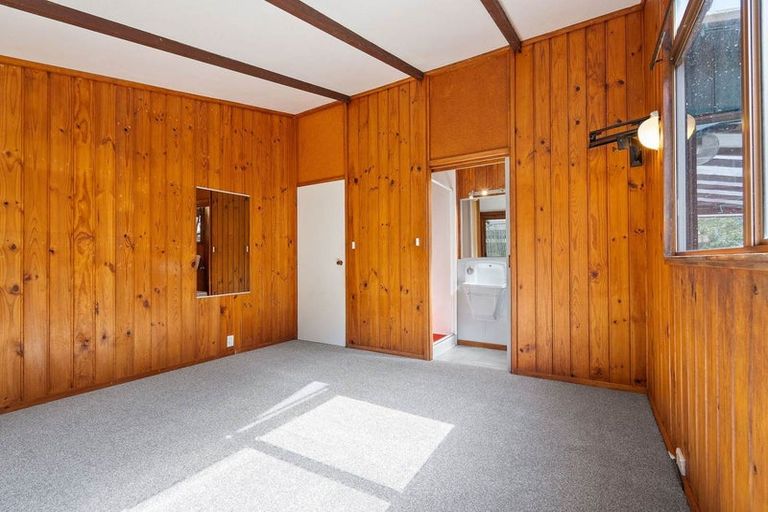 Photo of property in 13 Reynolds Place, Torbay, Auckland, 0630