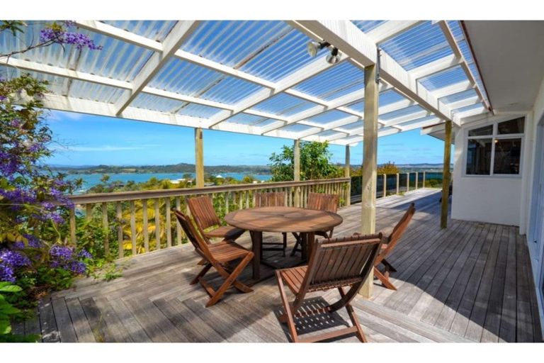 Photo of property in 61 Doves Bay Road, Kerikeri, 0294