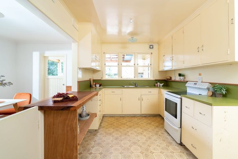Photo of property in 162 Wellington Road, Paekakariki, 5034