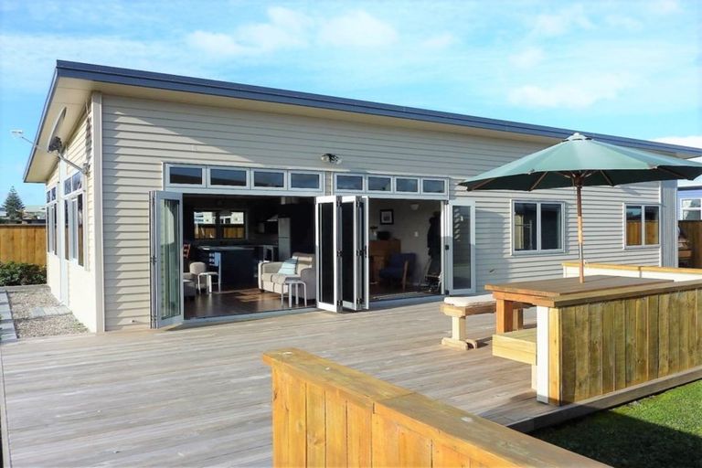 Photo of property in 44 Reel Road, Waihi Beach, 3611