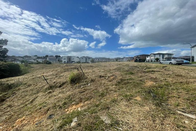 Photo of property in 1 Kaimai Avenue, Massey, 0614