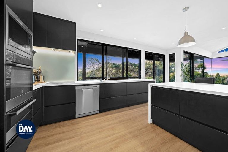 Photo of property in 8 Aberdeen Road, Campbells Bay, Auckland, 0620