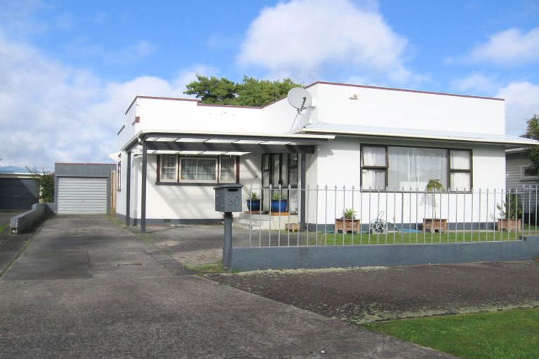 Photo of property in 80 Florence Avenue, Palmerston North, 4414