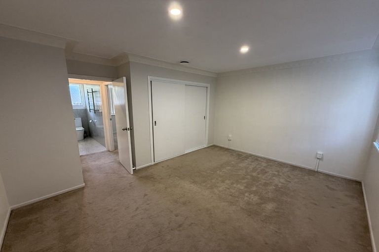 Photo of property in 3/142a Great South Road, Manurewa, Auckland, 2102