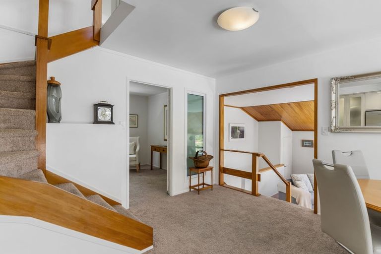 Photo of property in 5 Honeysuckle Lane, Mairangi Bay, Auckland, 0630