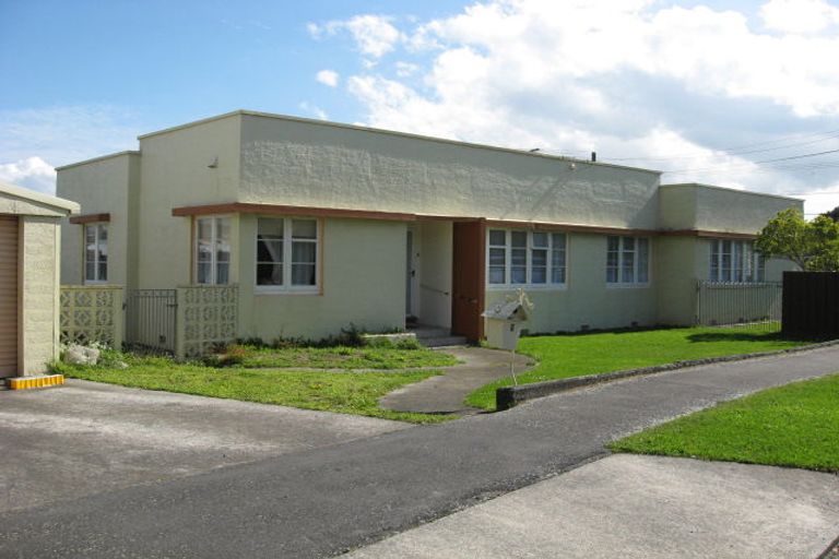 Photo of property in 2 Russell Street, Waterloo, Lower Hutt, 5011