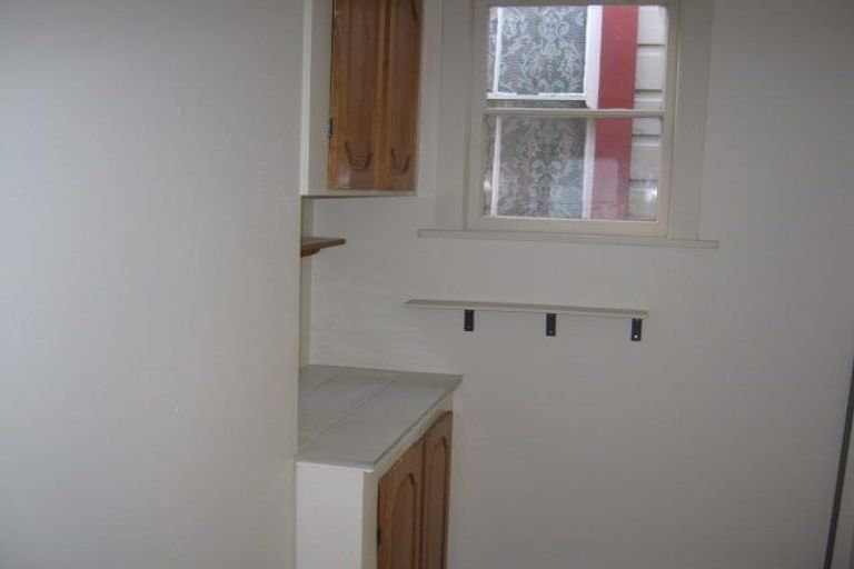 Photo of property in 36 Rolleston Street, Mount Cook, Wellington, 6021