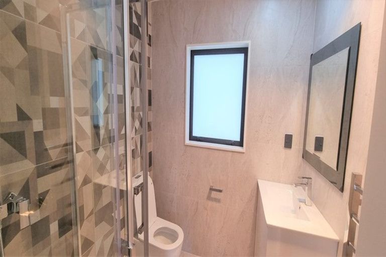 Photo of property in 425f Great South Road, Opaheke, Papakura, 2113