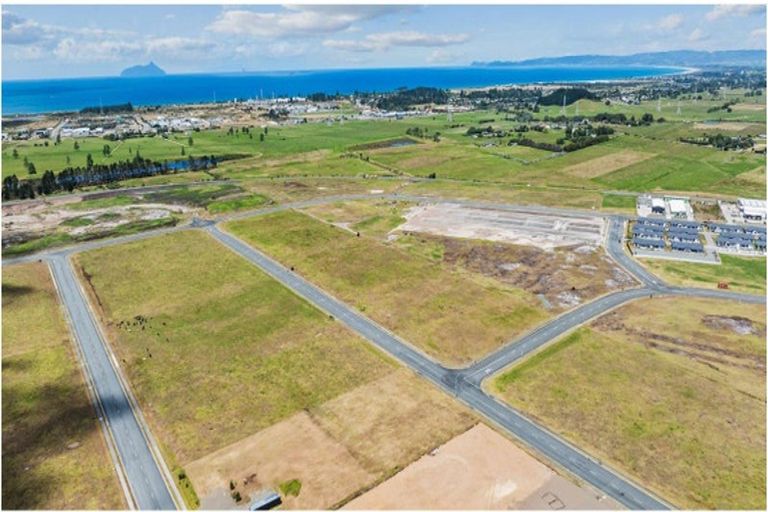 Photo of property in 60 Roosevelt Road, Ruakaka, 0171
