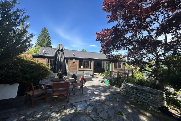 Photo of property in 47 Adamson Drive, Arrowtown, 9302