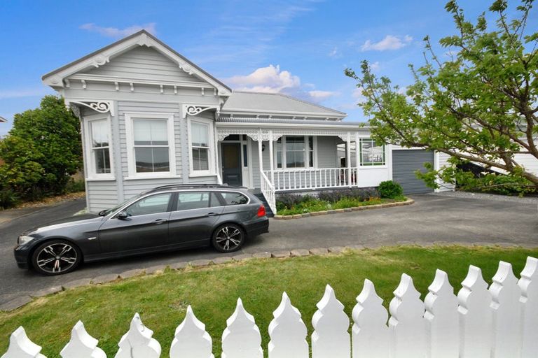 Photo of property in 1/20 Sulphur Beach Road, Northcote Point, Auckland, 0627