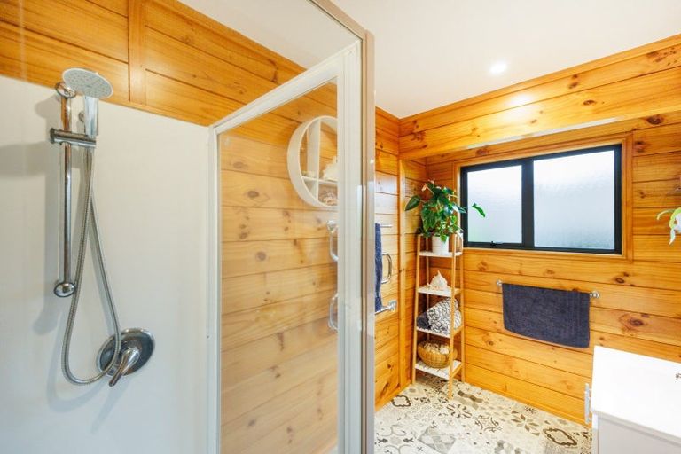 Photo of property in 23 Abby Road, Fitzherbert, Palmerston North, 4410