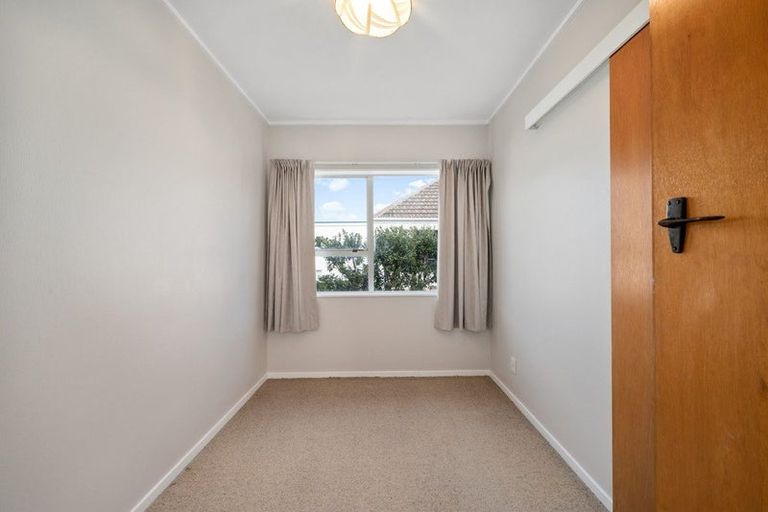 Photo of property in 8/218 Onepu Road, Lyall Bay, Wellington, 6022