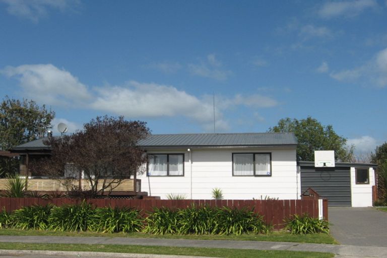 Photo of property in 4 Kimber Grove, Papamoa Beach, Papamoa, 3118