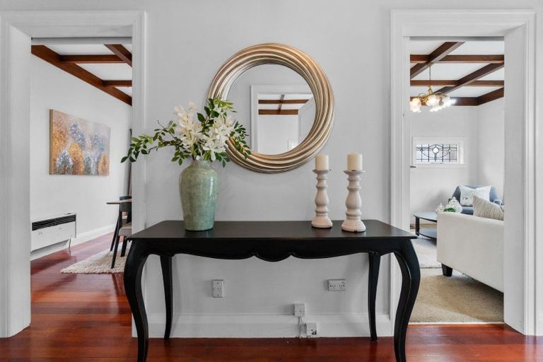 Photo of property in 15 Duders Avenue, Devonport, Auckland, 0624