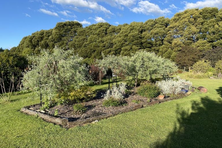 Photo of property in 26 Lacebark Drive, Kinloch, Taupo, 3377