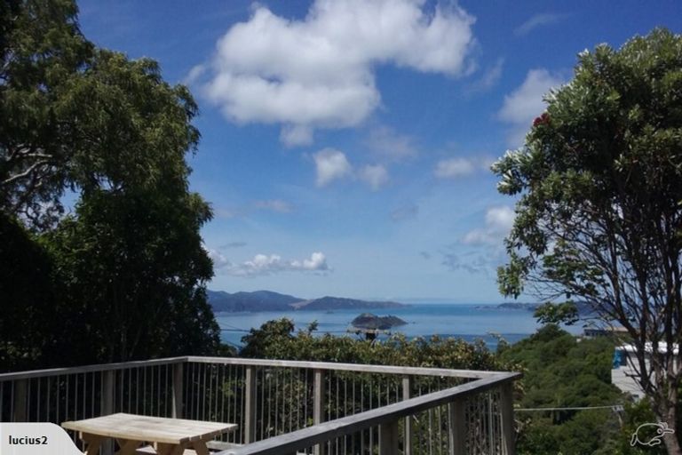 Photo of property in 77 Maungaraki Road, Korokoro, Lower Hutt, 5012