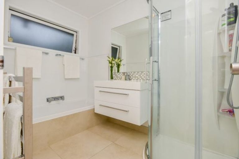 Photo of property in 18 Culver Terrace, Howick, Auckland, 2014