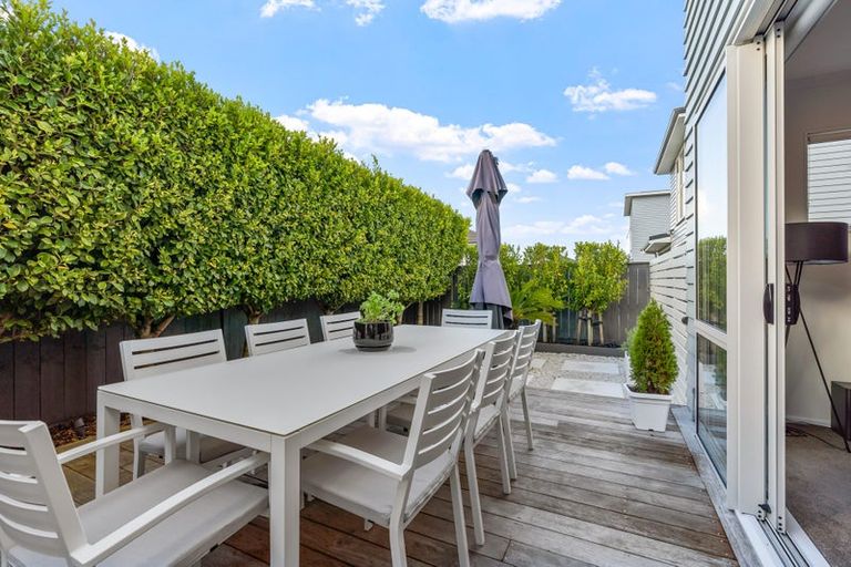 Photo of property in 9 Symes Drive, Red Beach, 0932