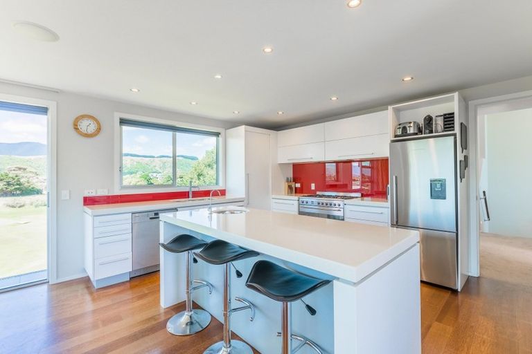 Photo of property in 134 Renown Road, Raumati South, Paraparaumu, 5032