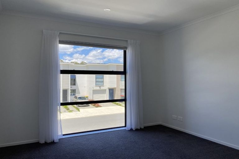 Photo of property in 26 Vincent Mcgrath Crescent, Swanson, Auckland, 0614