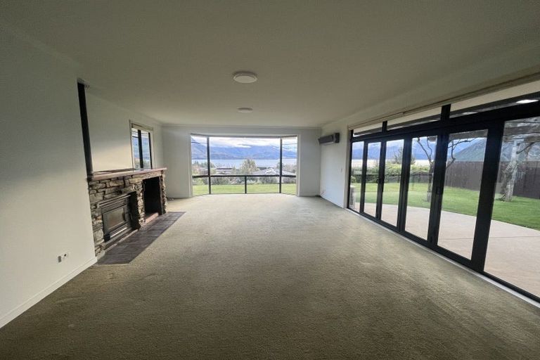 Photo of property in 3 Briar Bank Drive, Wanaka, 9305