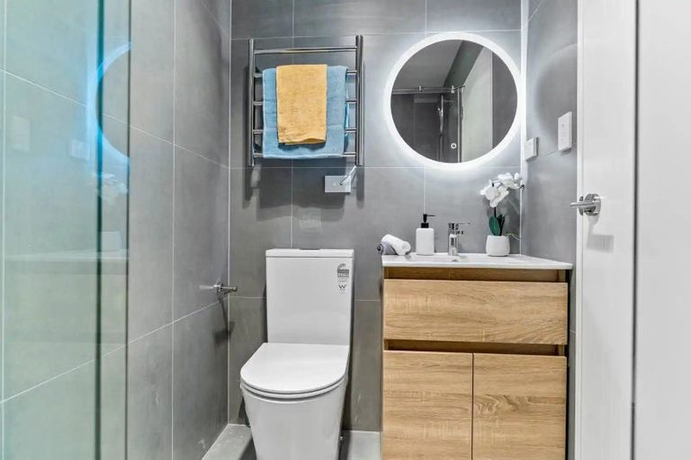 Photo of property in 9/267 Great North Road, Henderson, Auckland, 0612