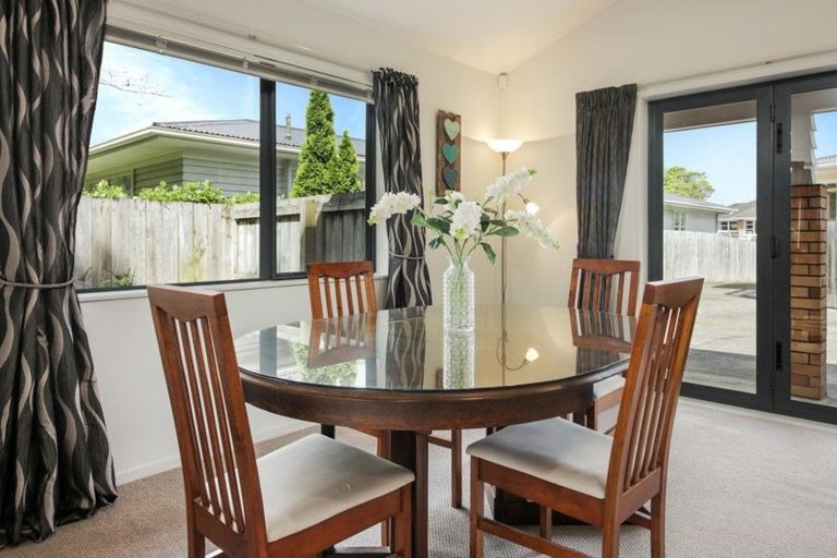 Photo of property in 15a Callis Avenue, Opaheke, Papakura, 2113
