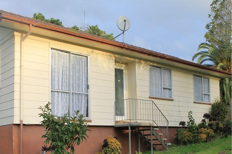 Photo of property in 30 Glennandrew Drive, Half Moon Bay, Auckland, 2012