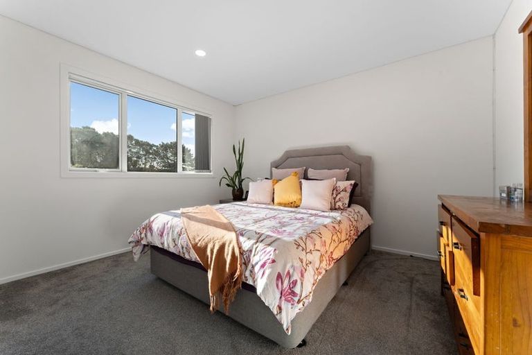 Photo of property in 24 Glendene Avenue, Glendene, Auckland, 0602