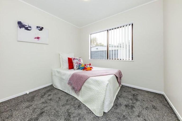 Photo of property in 8 Justamere Place, Weymouth, Auckland, 2103