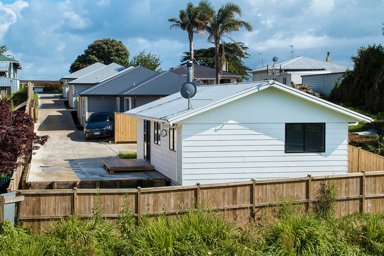 Photo of property in 7d Collingwood Road, Waiuku, 2123