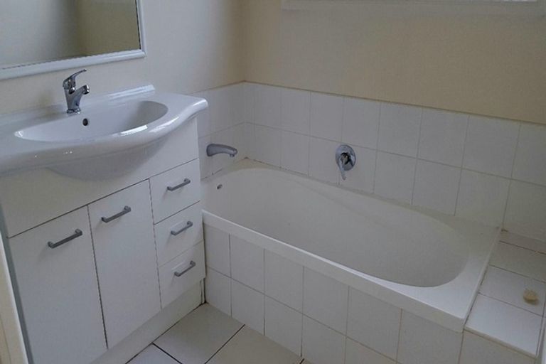 Photo of property in 8 Sandholm Close, North New Brighton, Christchurch, 8083