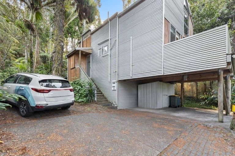 Photo of property in 209 Laingholm Drive, Laingholm, Auckland, 0604