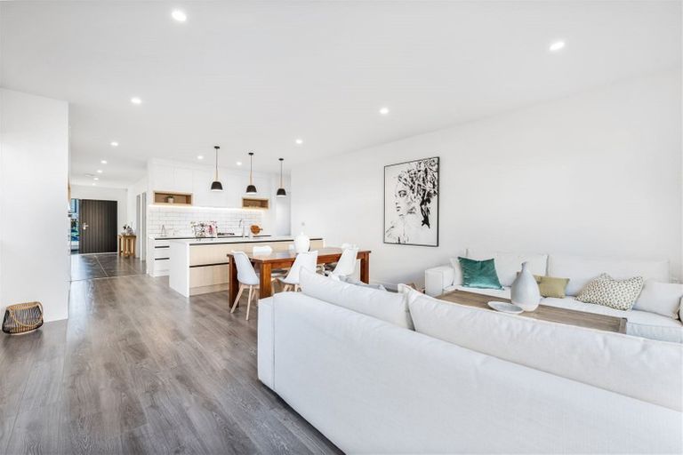 Photo of property in 4 Puruatanga Drive, Flat Bush, Auckland, 2019