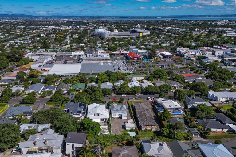 Photo of property in 12 Kenyon Avenue, Mount Eden, Auckland, 1024