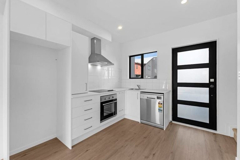 Photo of property in 7 Eileen Newey Place, Henderson, Auckland, 0612