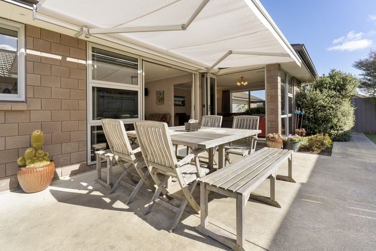 Photo of property in 4 Medallion Court, Kelvin Grove, Palmerston North, 4414