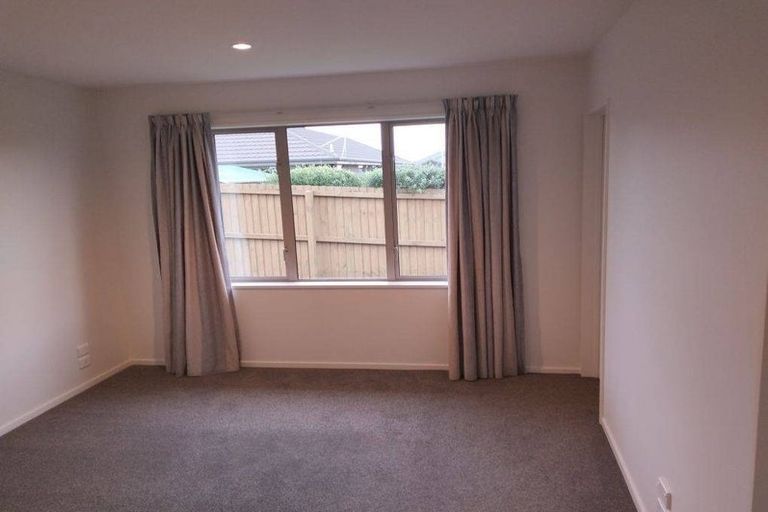 Photo of property in 8 Galatos Street, Rangiora, 7400