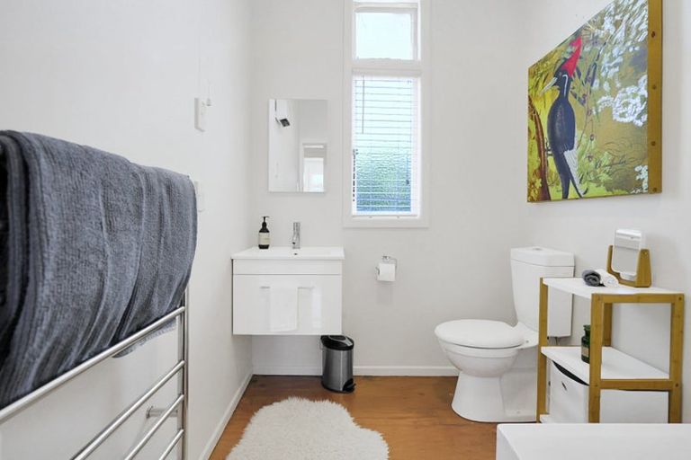 Photo of property in 86 Tukapa Street, Westown, New Plymouth, 4310