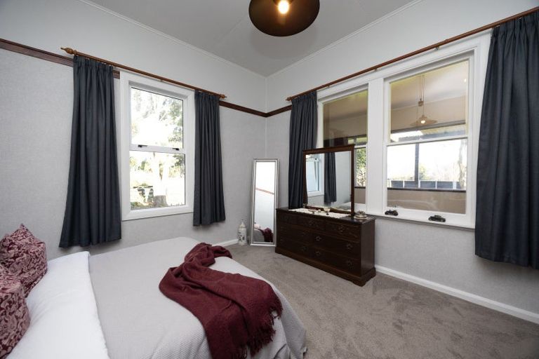 Photo of property in 658 Roberts Line, Kelvin Grove, Palmerston North, 4470