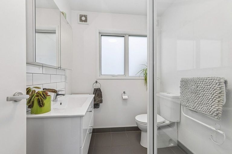 Photo of property in 8/74 Derwent Street, Island Bay, Wellington, 6023
